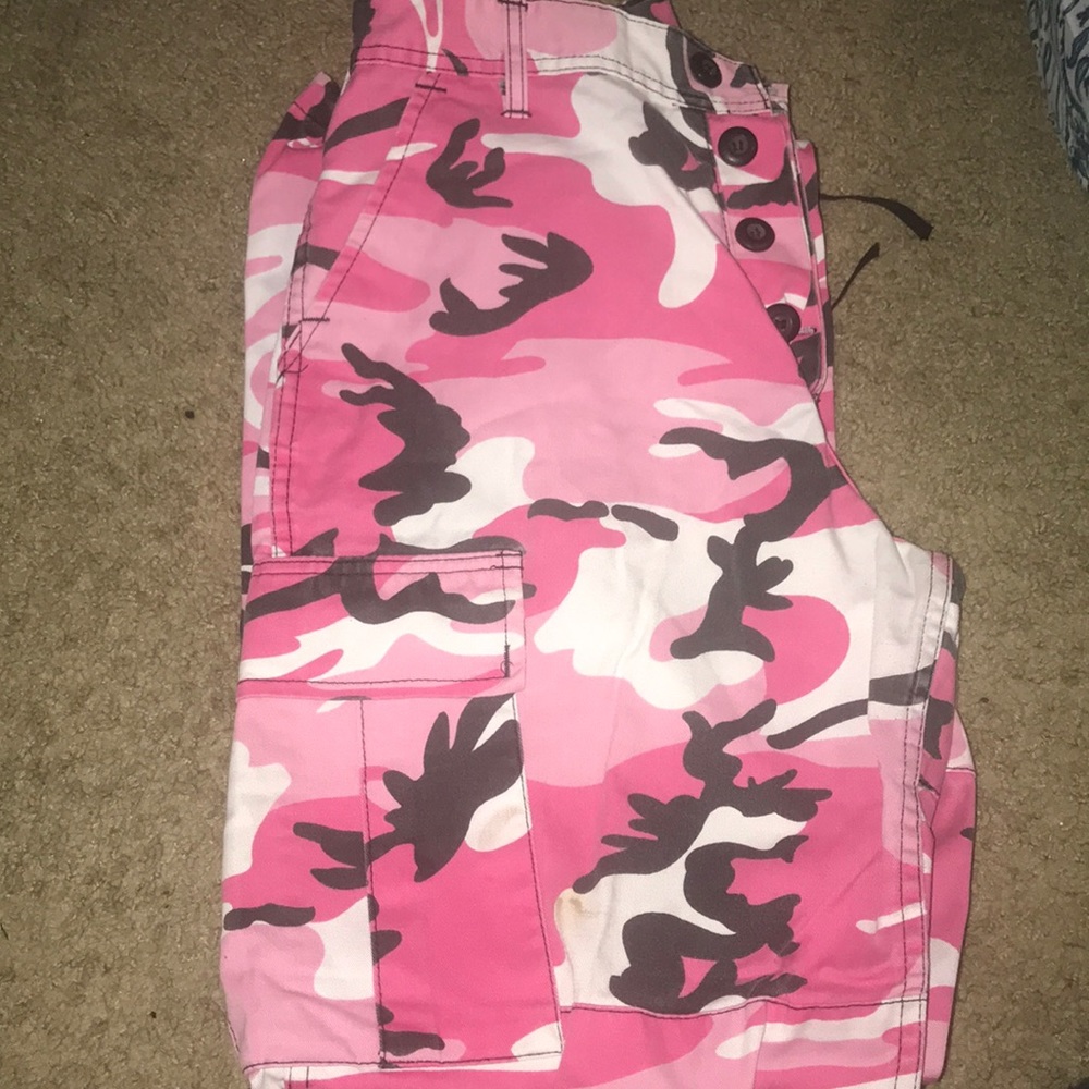 pink cargos